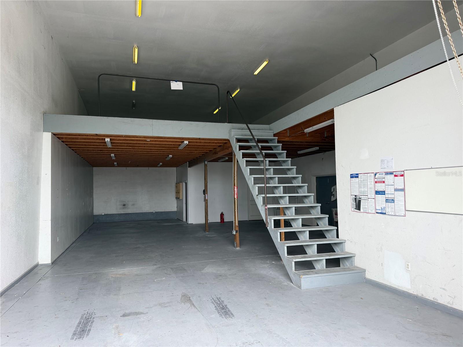 DREW PARK RE OF - Commercial Lease