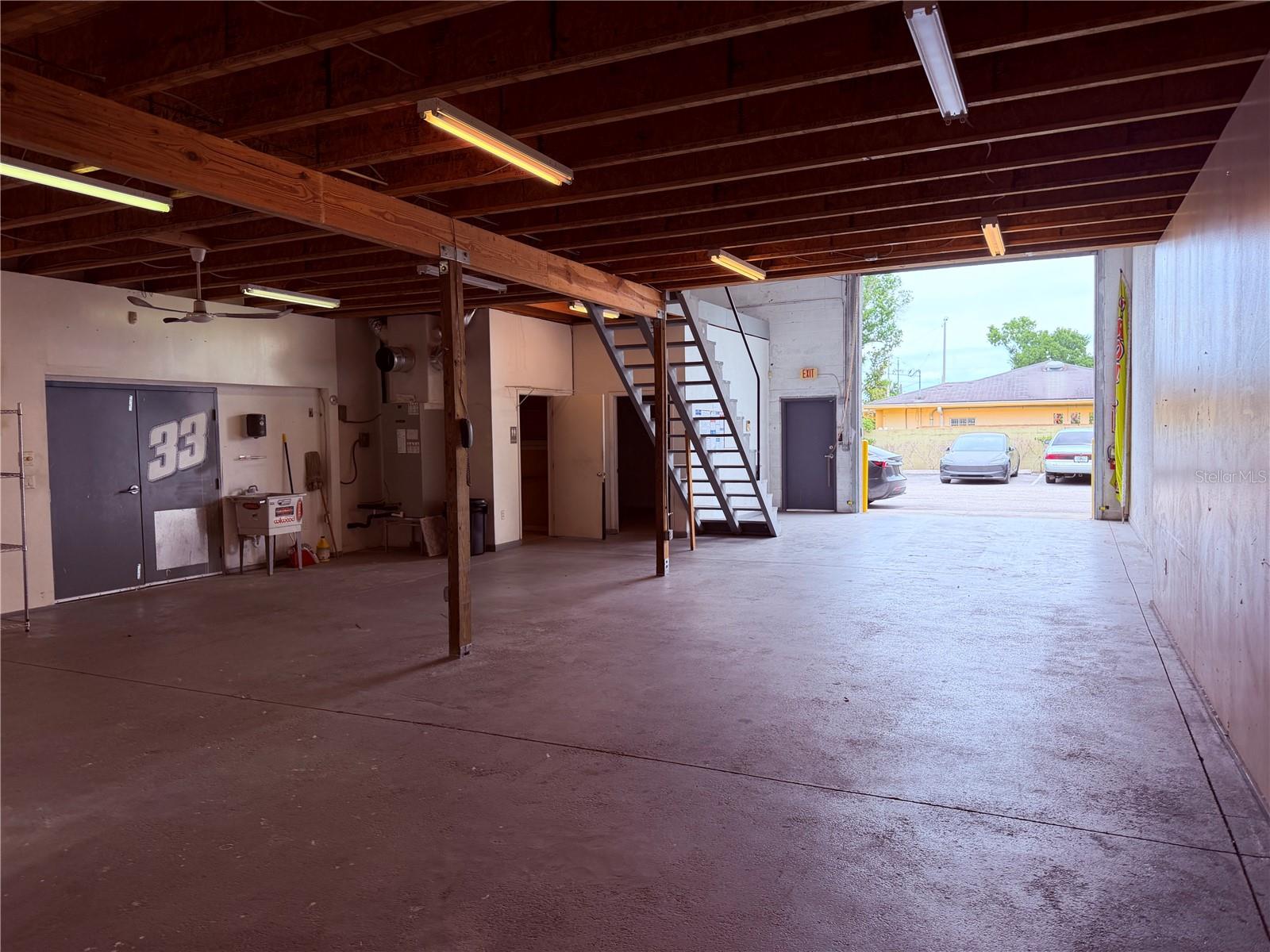 DREW PARK RE OF - Commercial Lease