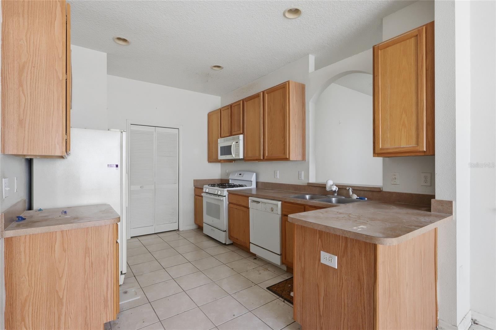 MEADOW POINTE III PH 1 UNIT 1C1 - Residential