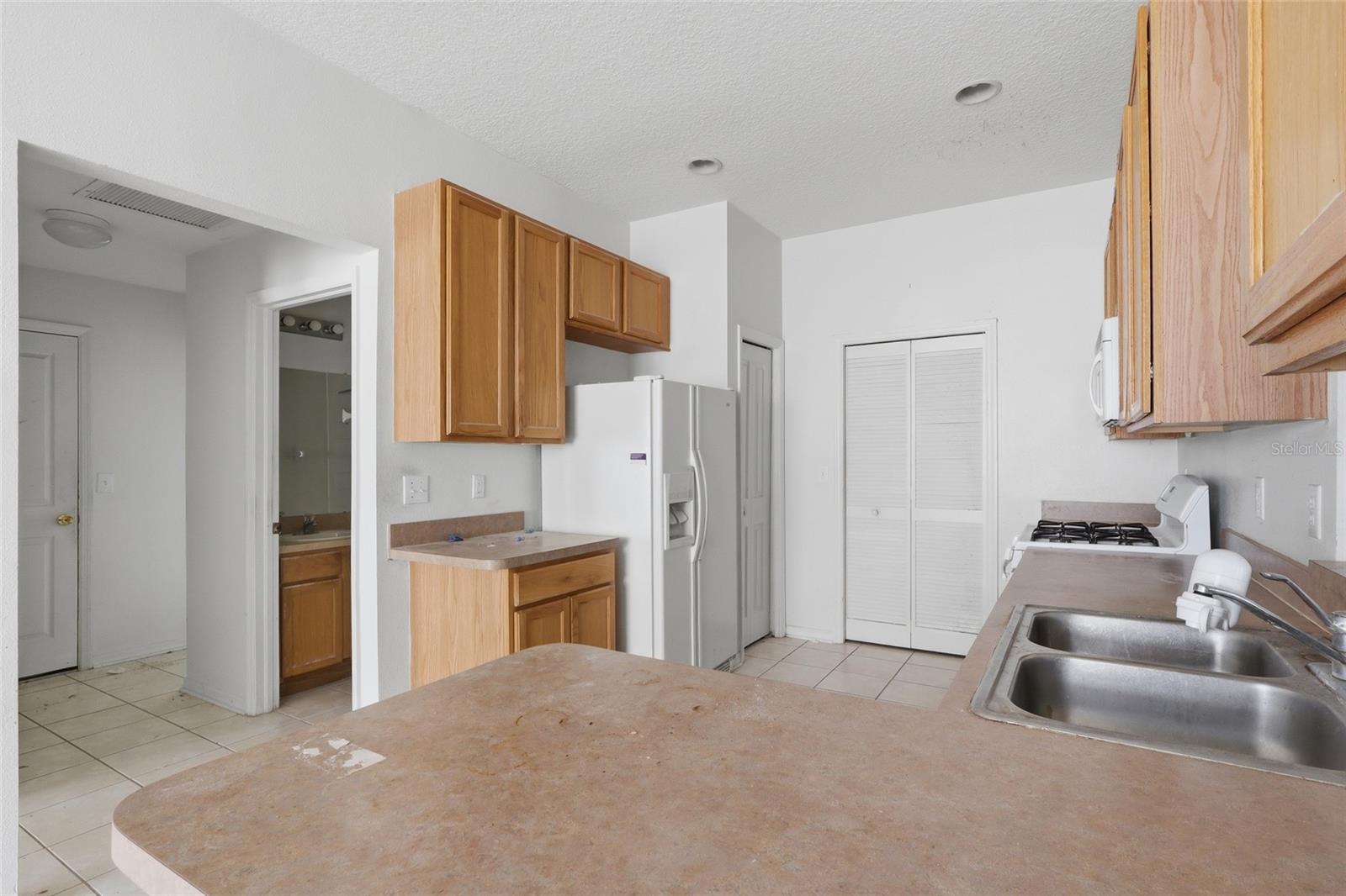 MEADOW POINTE III PH 1 UNIT 1C1 - Residential