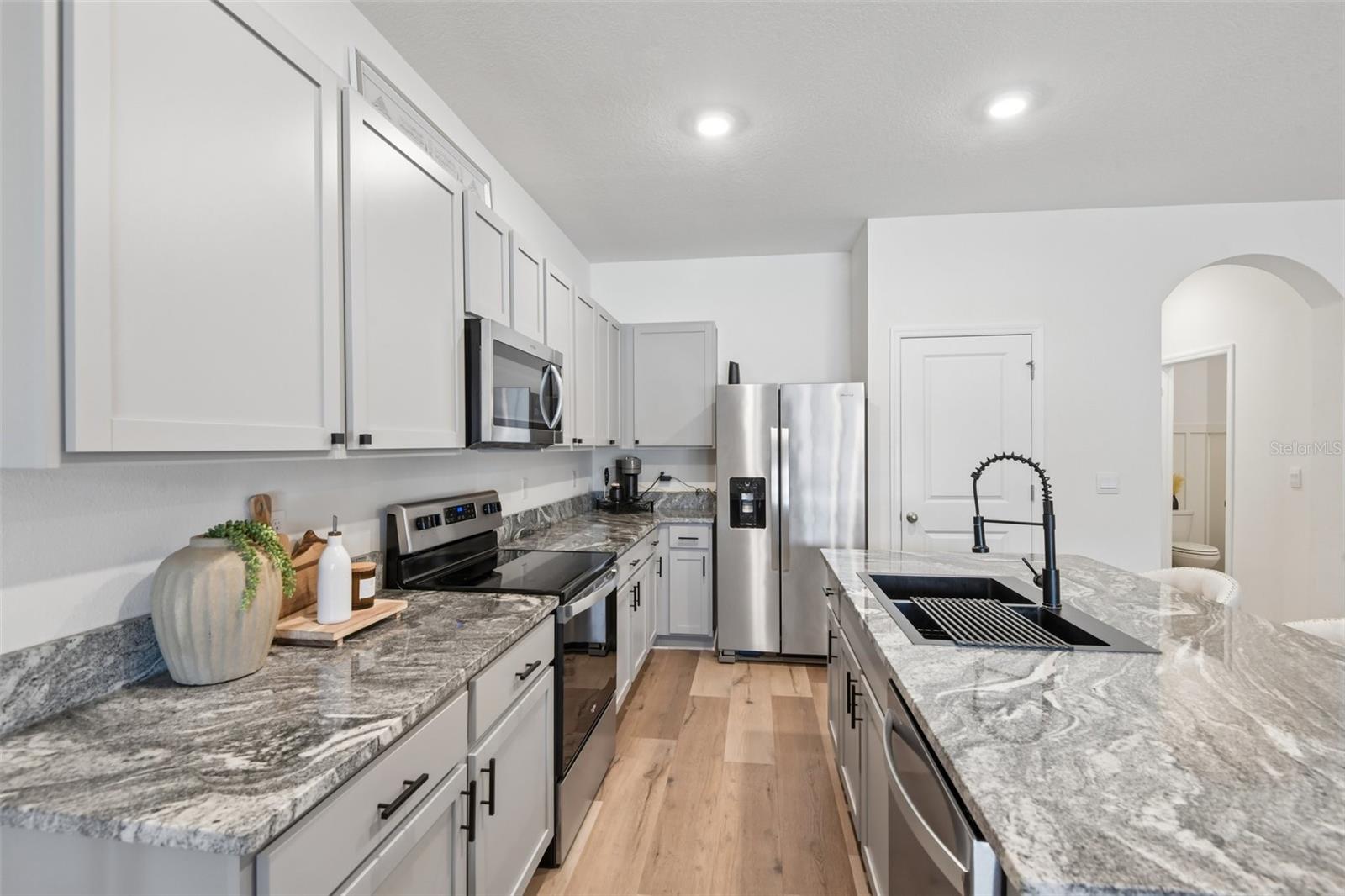 SUMMERSTONE - Residential