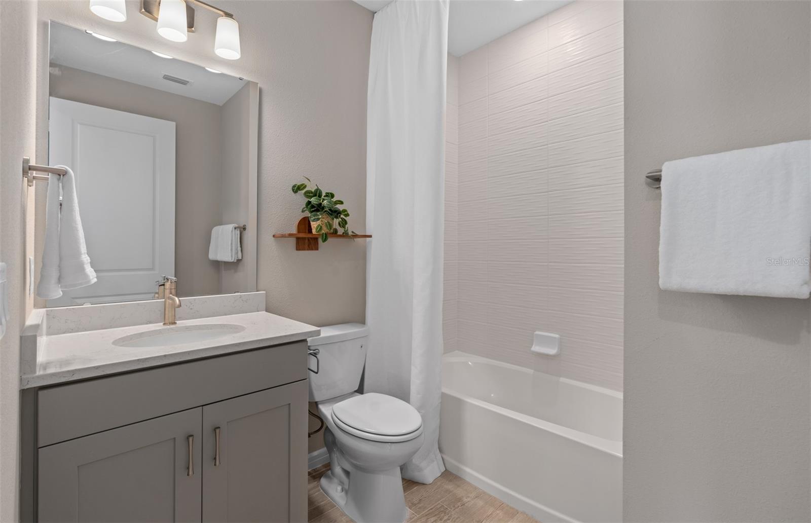 DEL WEBB LAKEHAVEN - Residential