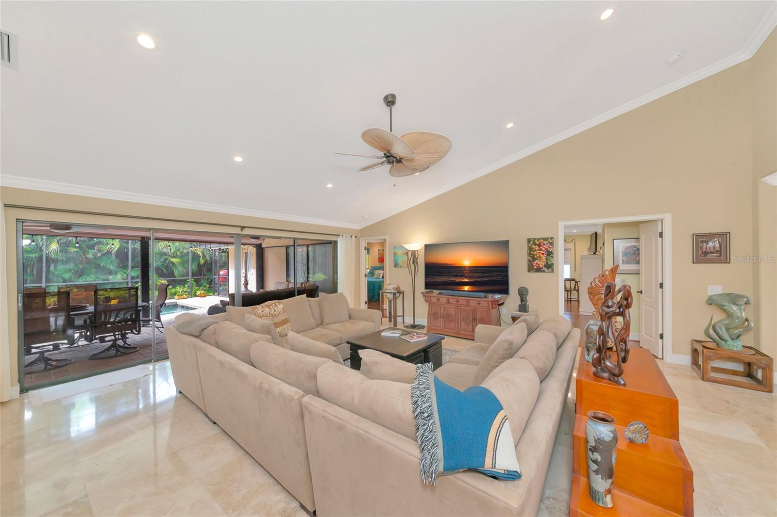 SOUTHBAY YACHT & RACQUET CLUB - Residential