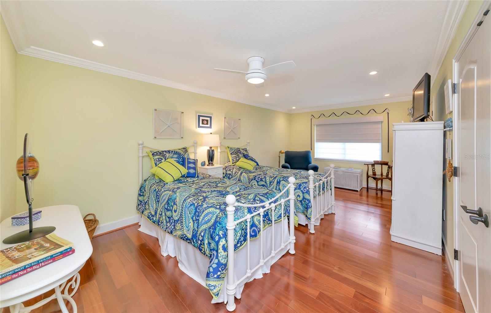 SOUTHBAY YACHT & RACQUET CLUB - Residential