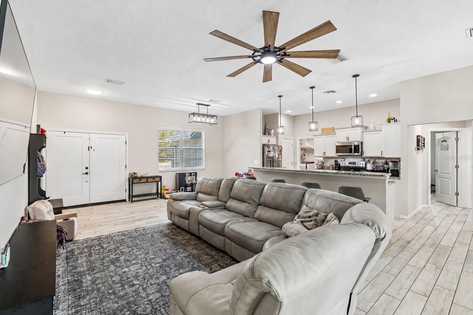 ROYAL HIGHLANDS - Residential