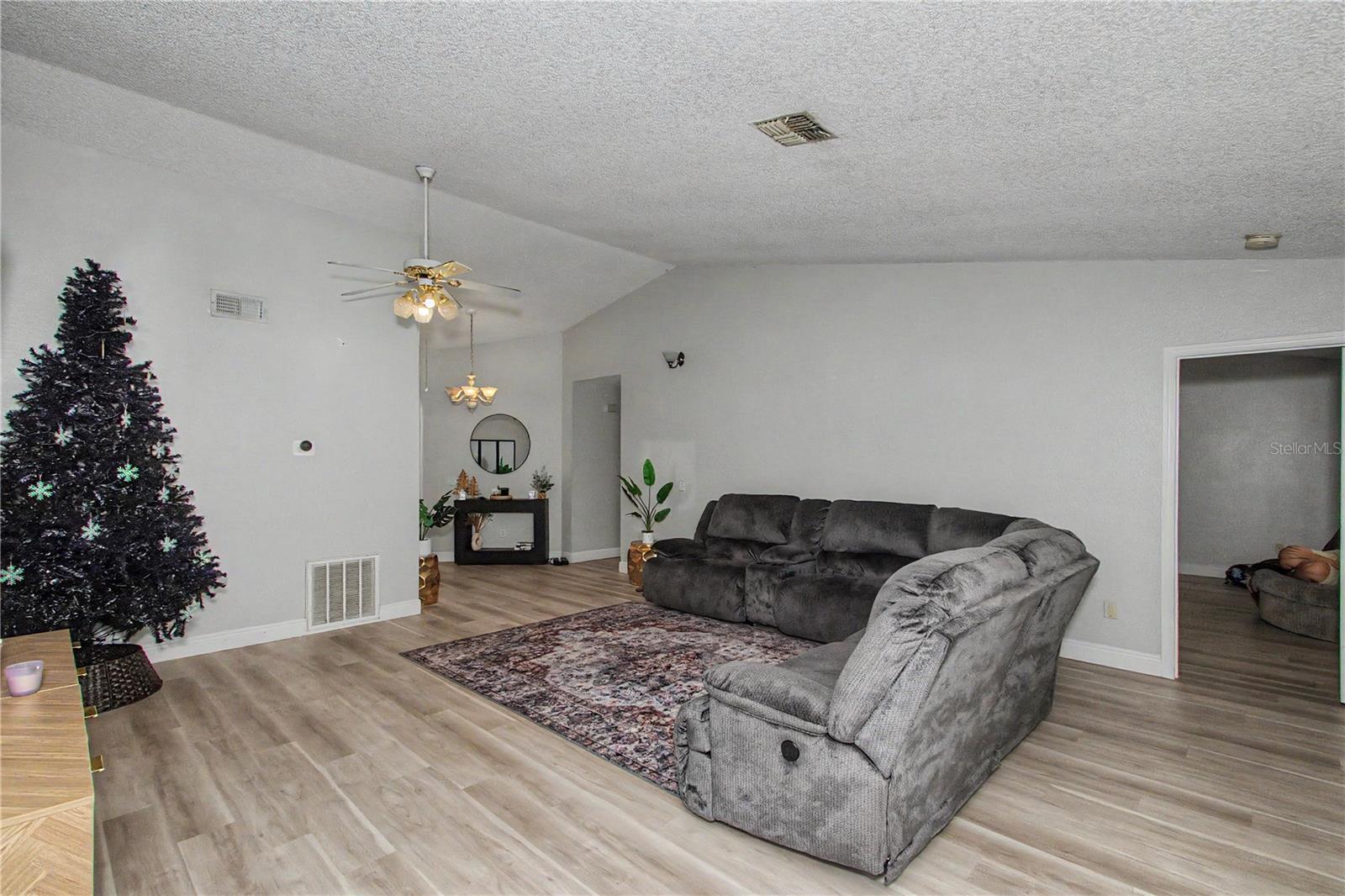 SILVER SPGS SHORES UN 28 - Residential