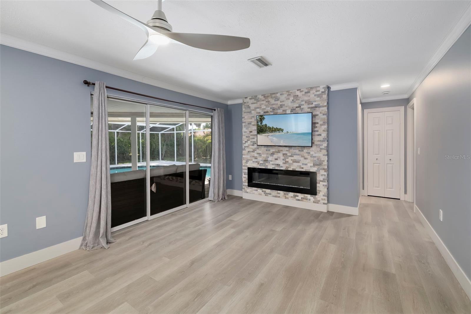 VILLAGE GREEN CLUB ESTATES UNIT A - Residential