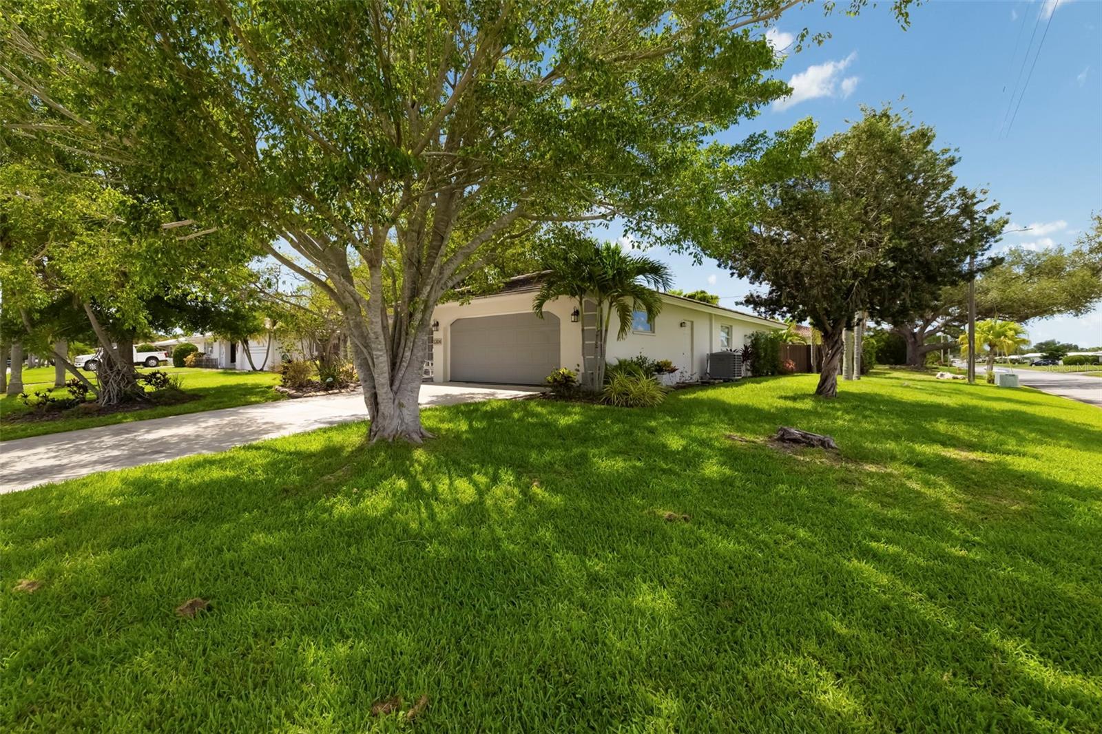 VILLAGE GREEN CLUB ESTATES UNIT A - Residential