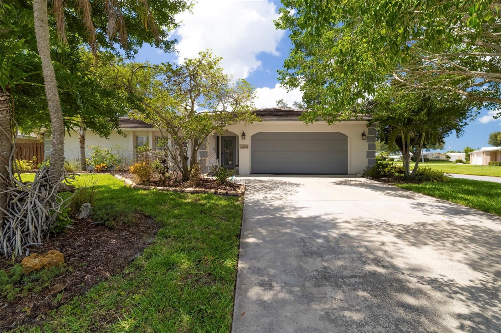 VILLAGE GREEN CLUB ESTATES UNIT A - Residential