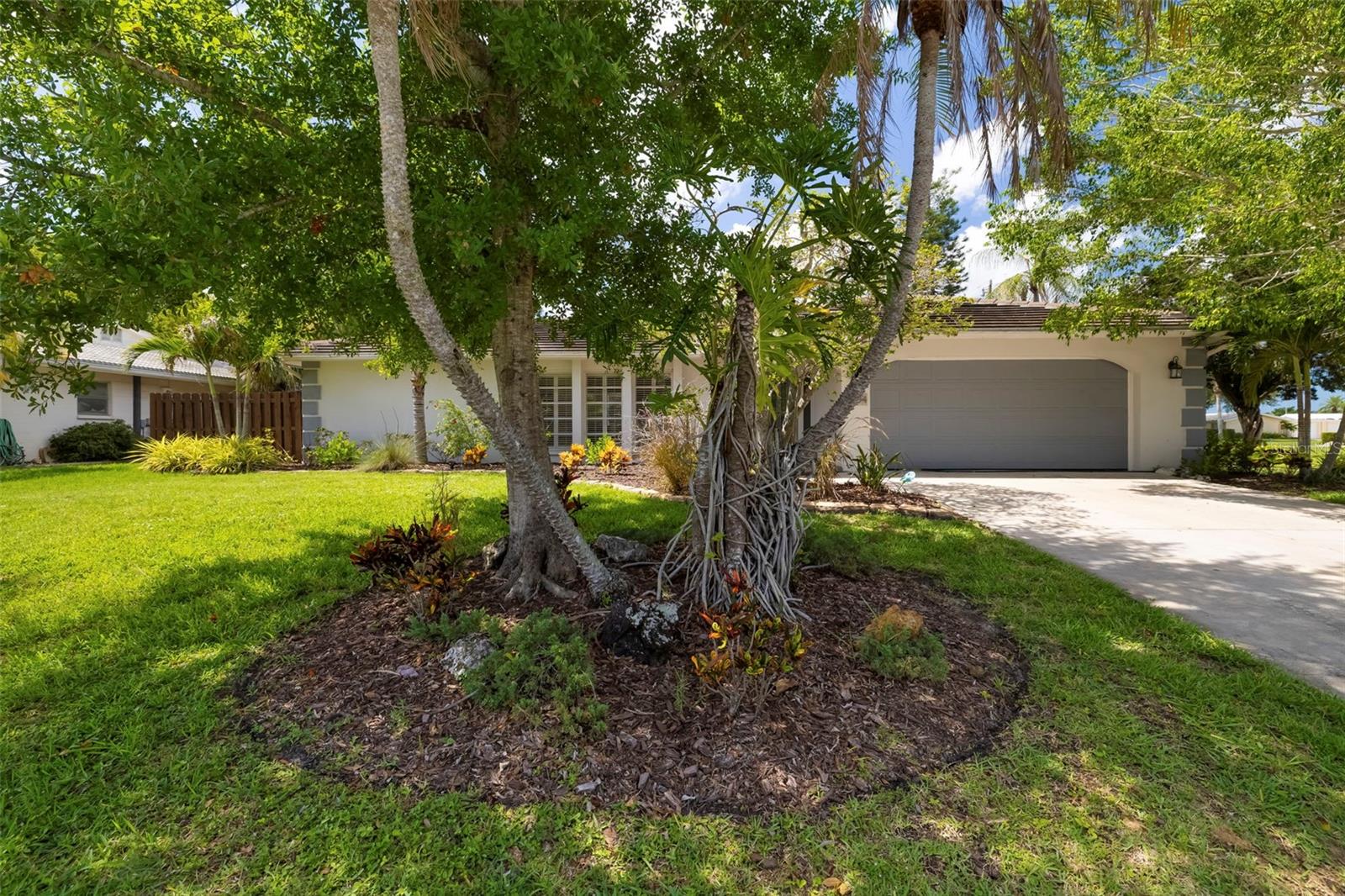 VILLAGE GREEN CLUB ESTATES UNIT A - Residential