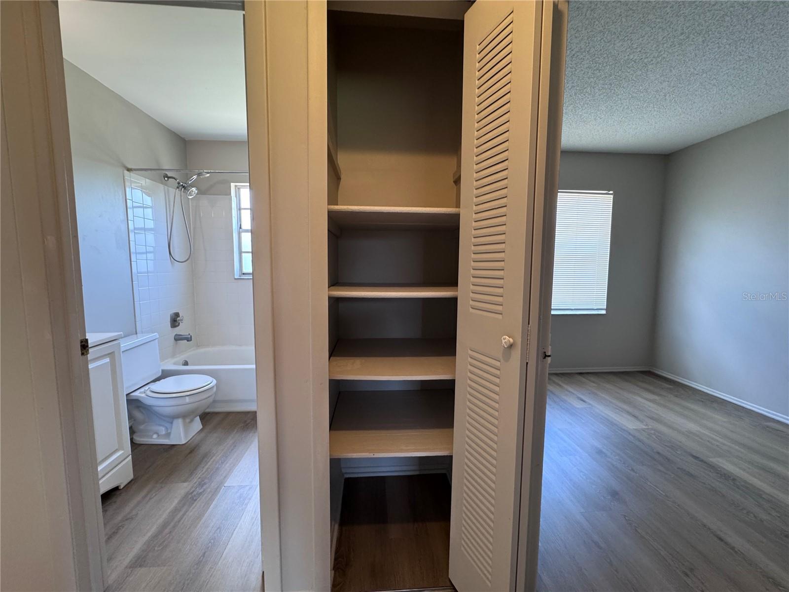MEADOWS - Residential Lease
