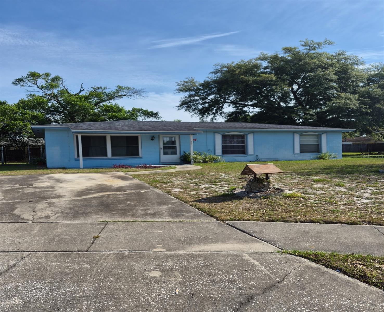 Great opportunity to own a home in an awesome area on an awesome cul-de-sac  street, with awesome neighbors.  Some touch-up needed to restore the true potential and beauty of this home.  Make this home shine with a few simple fixes. The price adjustment reflects consideration for the simple fixes.

To be sold as-is, buyer/buyers agent to confirm measurements and other data deemed important to the buyer.

No blind or low offers will be reviewed(Sellers request)

Thanks for showing!