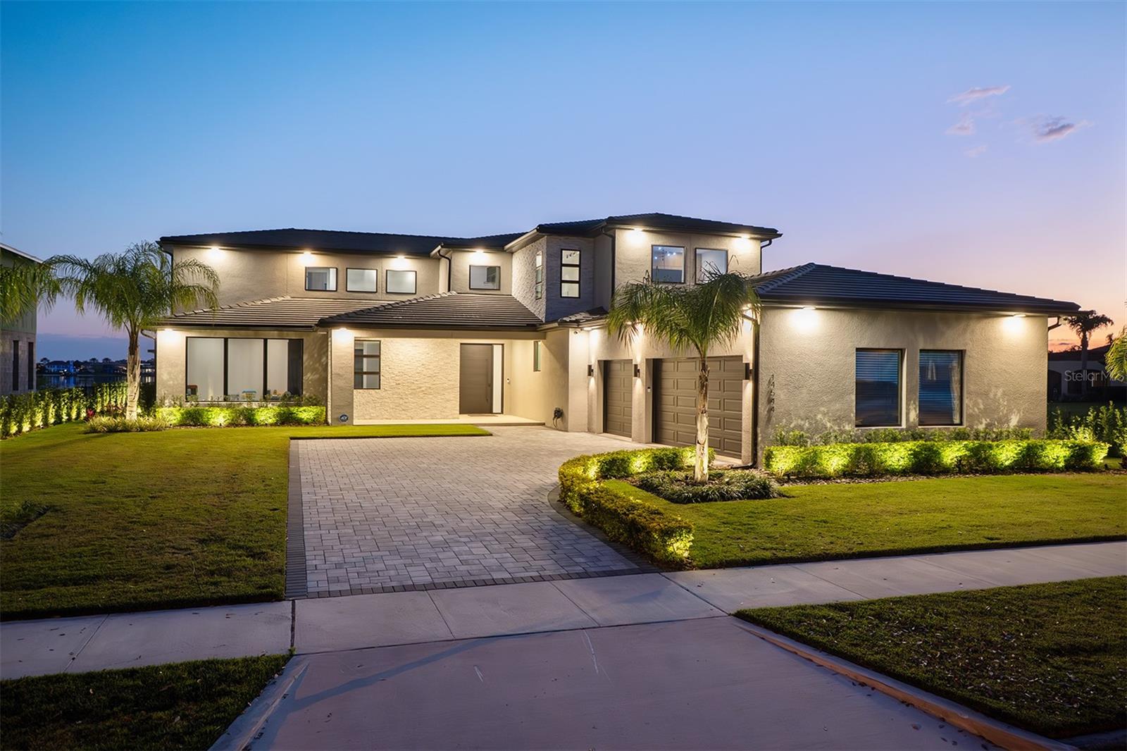 SIGNATURE LAKES - Residential