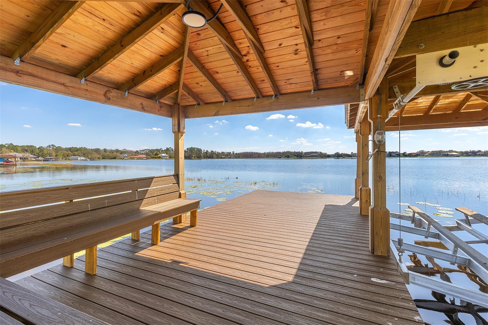 SIGNATURE LAKES - Residential