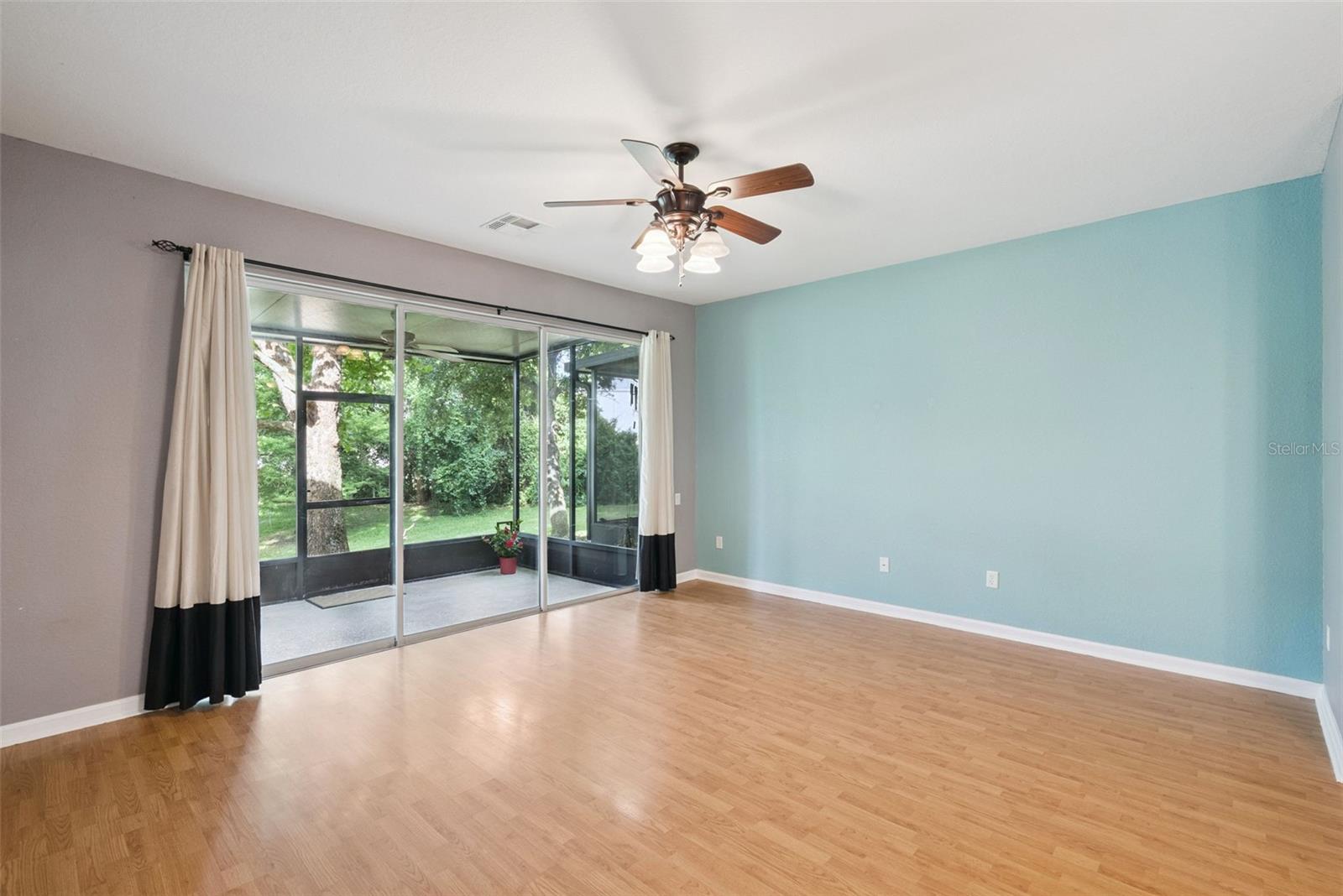 REGENCY OAKS UNIT ONE - Residential