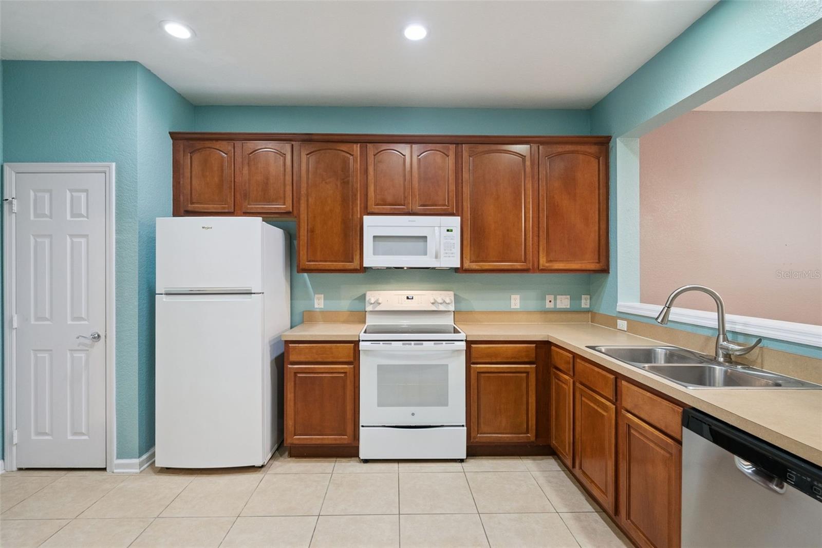 REGENCY OAKS UNIT ONE - Residential