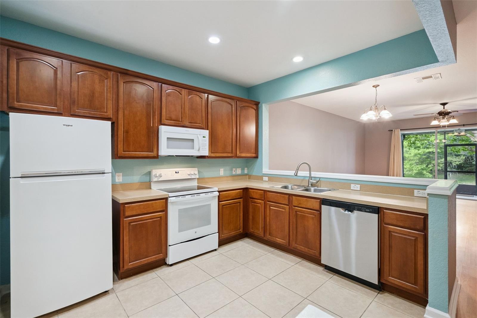 REGENCY OAKS UNIT ONE - Residential