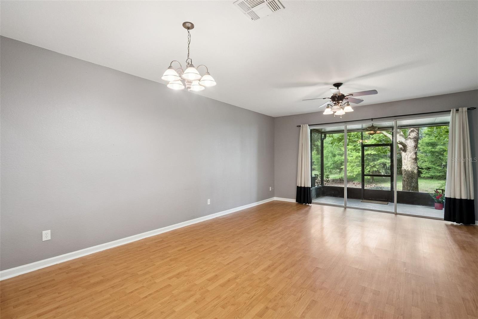 REGENCY OAKS UNIT ONE - Residential