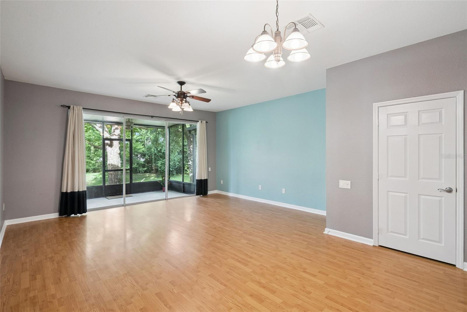 REGENCY OAKS UNIT ONE - Residential