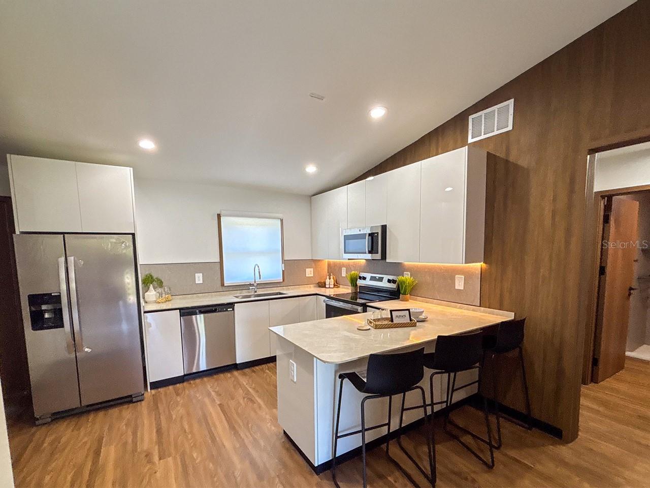 SEBRING COUNTRY ESTATES - Residential