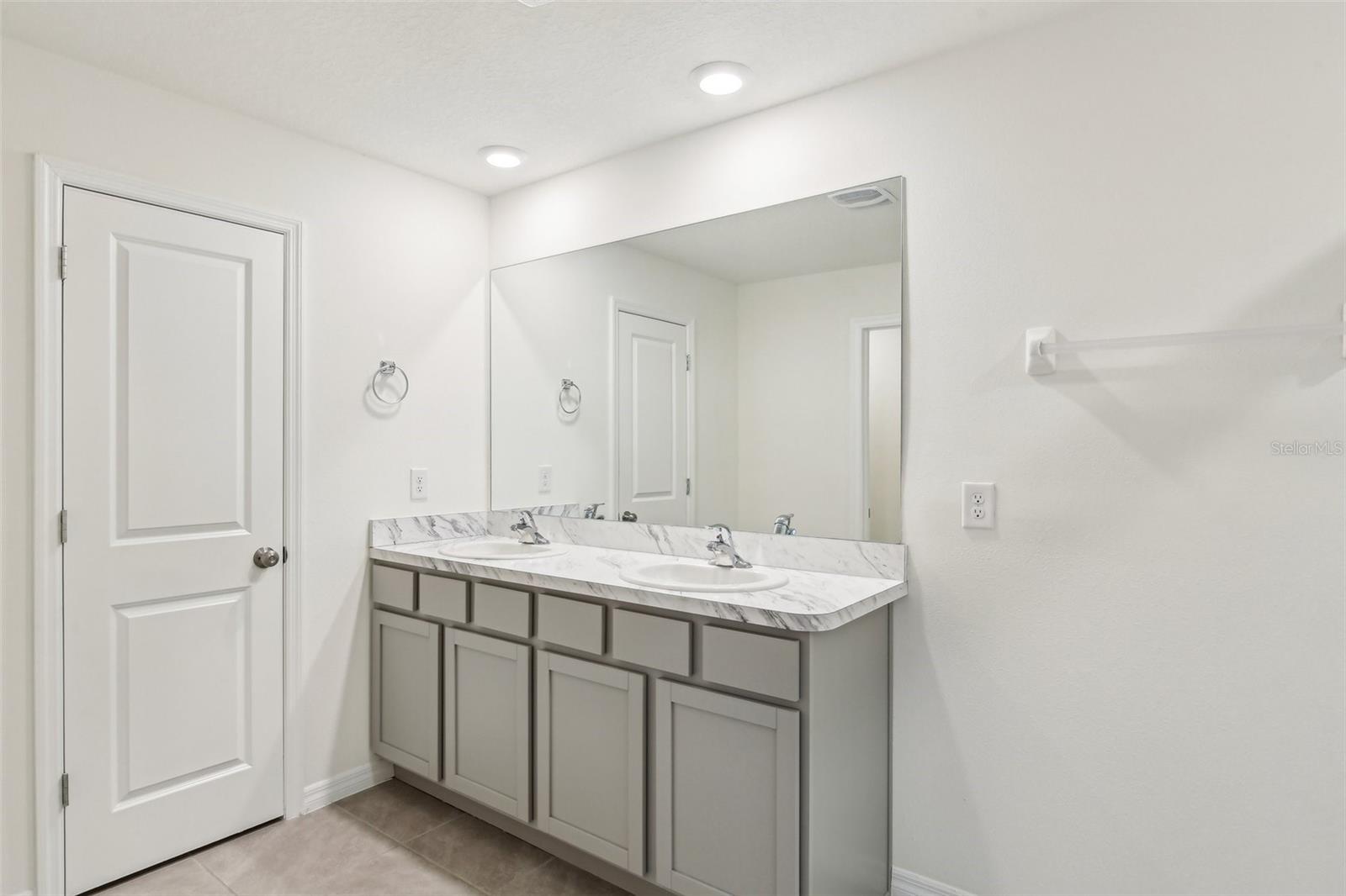 SUWANNEE LAKESIDE PH 2 & 3 - Residential