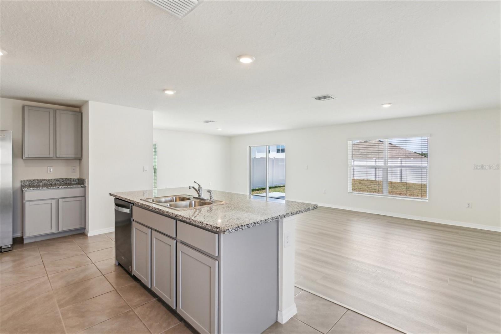 SUWANNEE LAKESIDE PH 2 & 3 - Residential