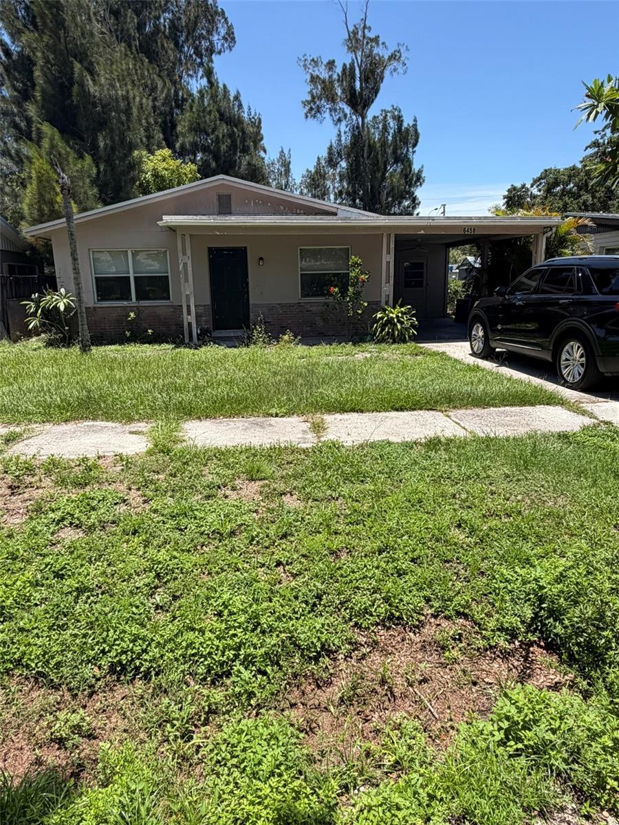 Owner is selling the house in AS IS condition, but will consider FHA/VA if Buyer mades repairs.