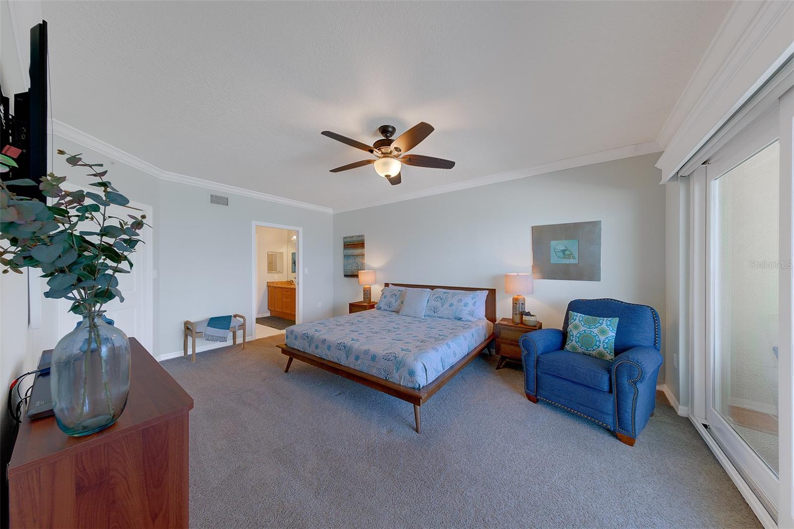 TIDES BEACH CLUB CONDO - Residential Lease