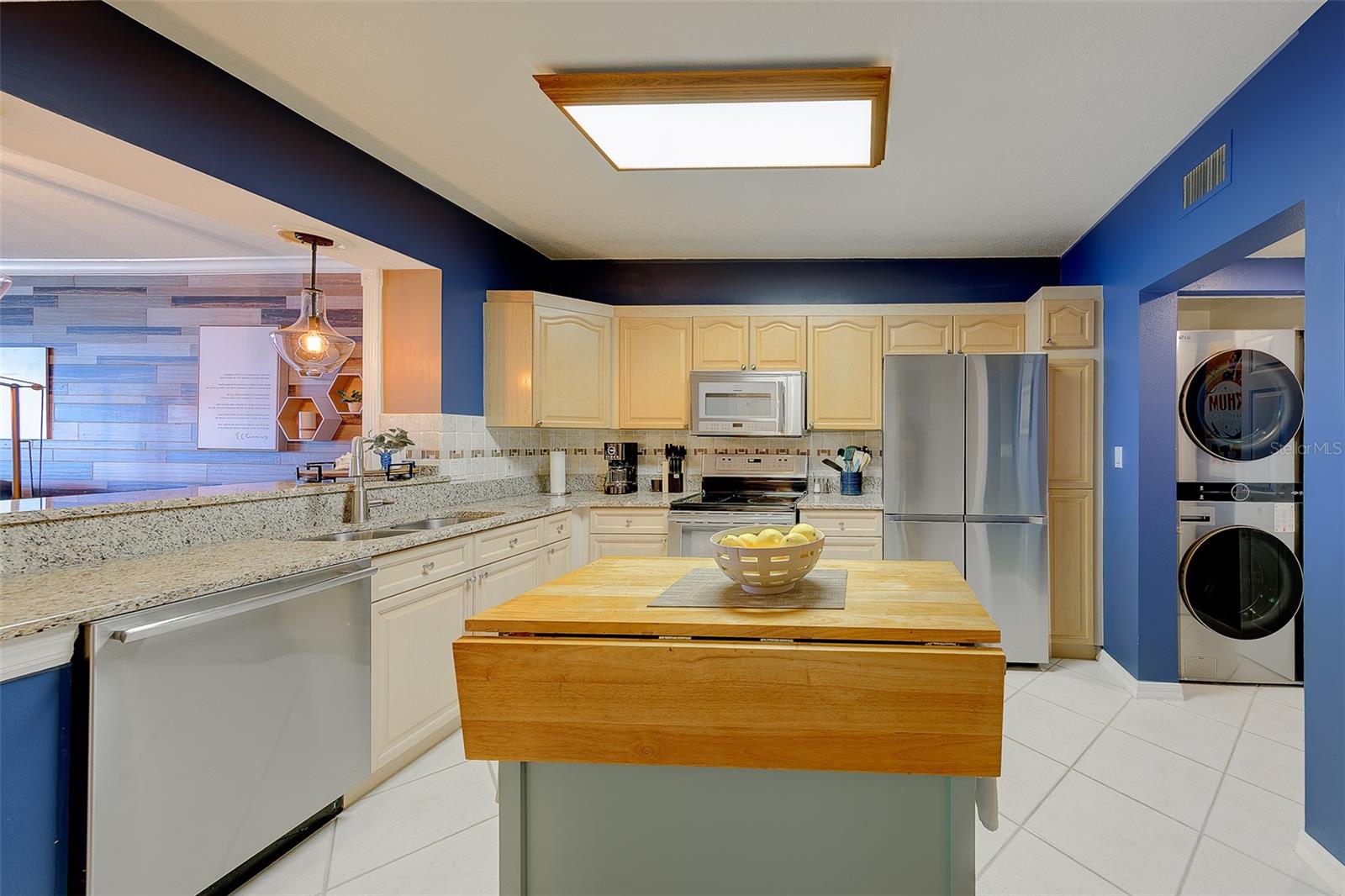 TIDES BEACH CLUB CONDO - Residential Lease