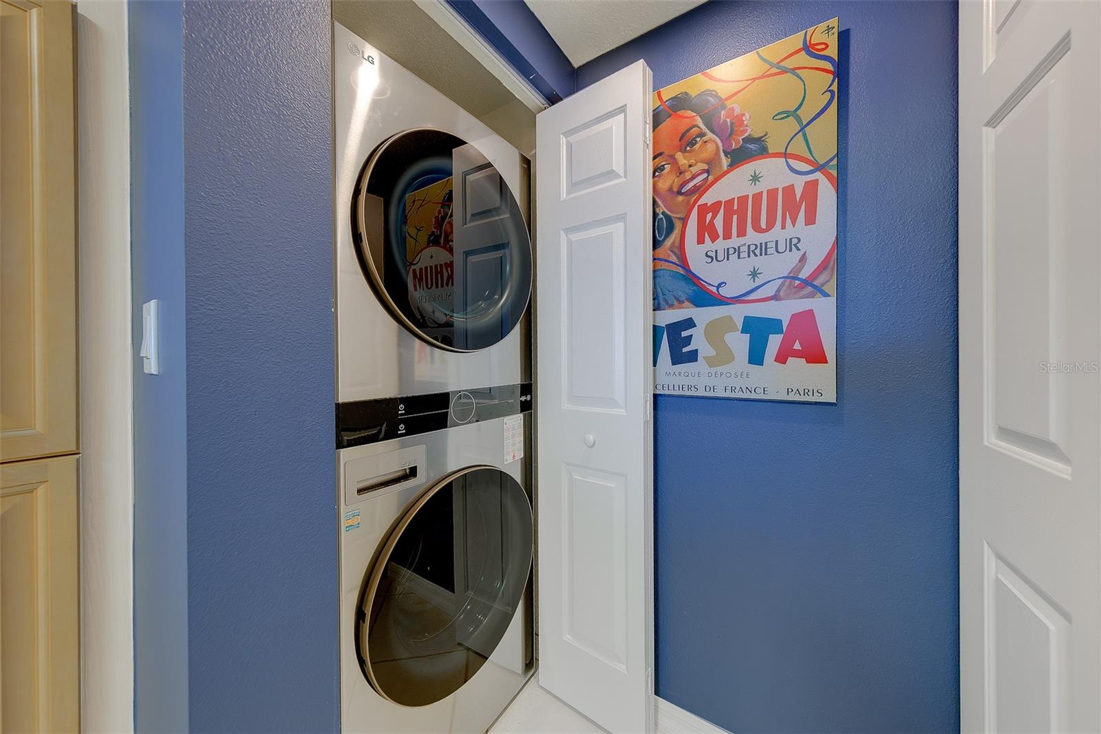 TIDES BEACH CLUB CONDO - Residential Lease