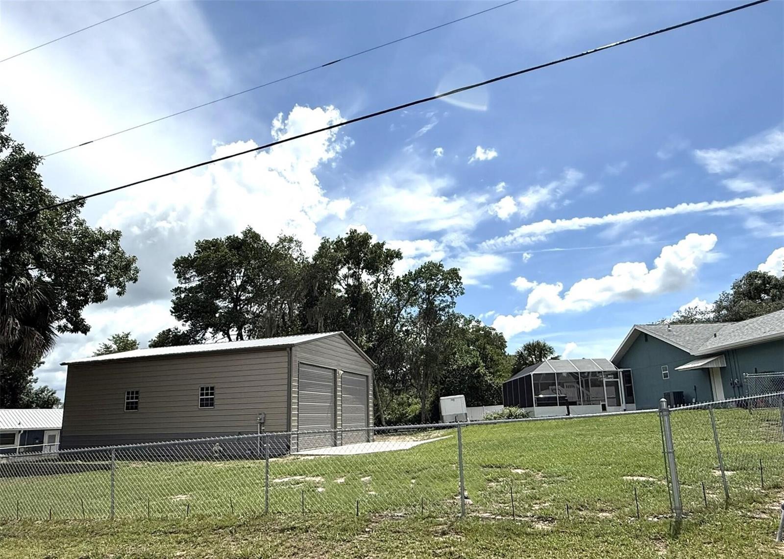 WILLOLA HEIGHTS UNIT 1 - Residential