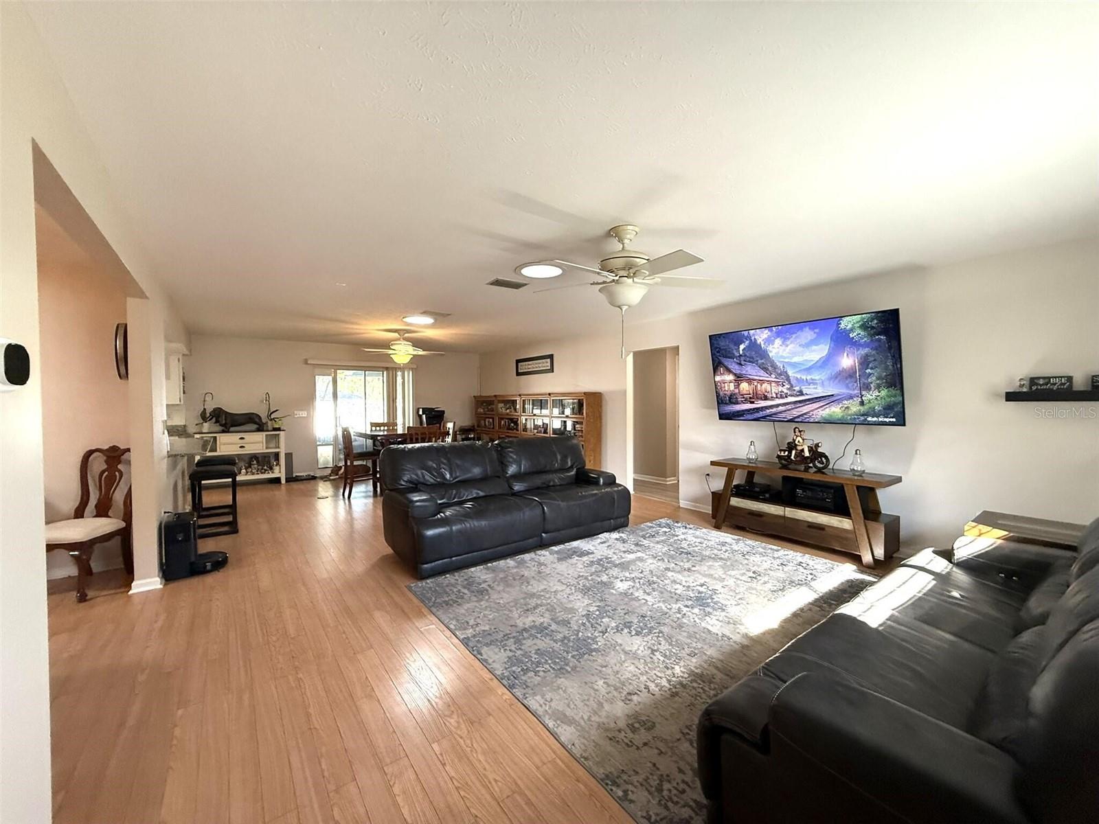 WILLOLA HEIGHTS UNIT 1 - Residential
