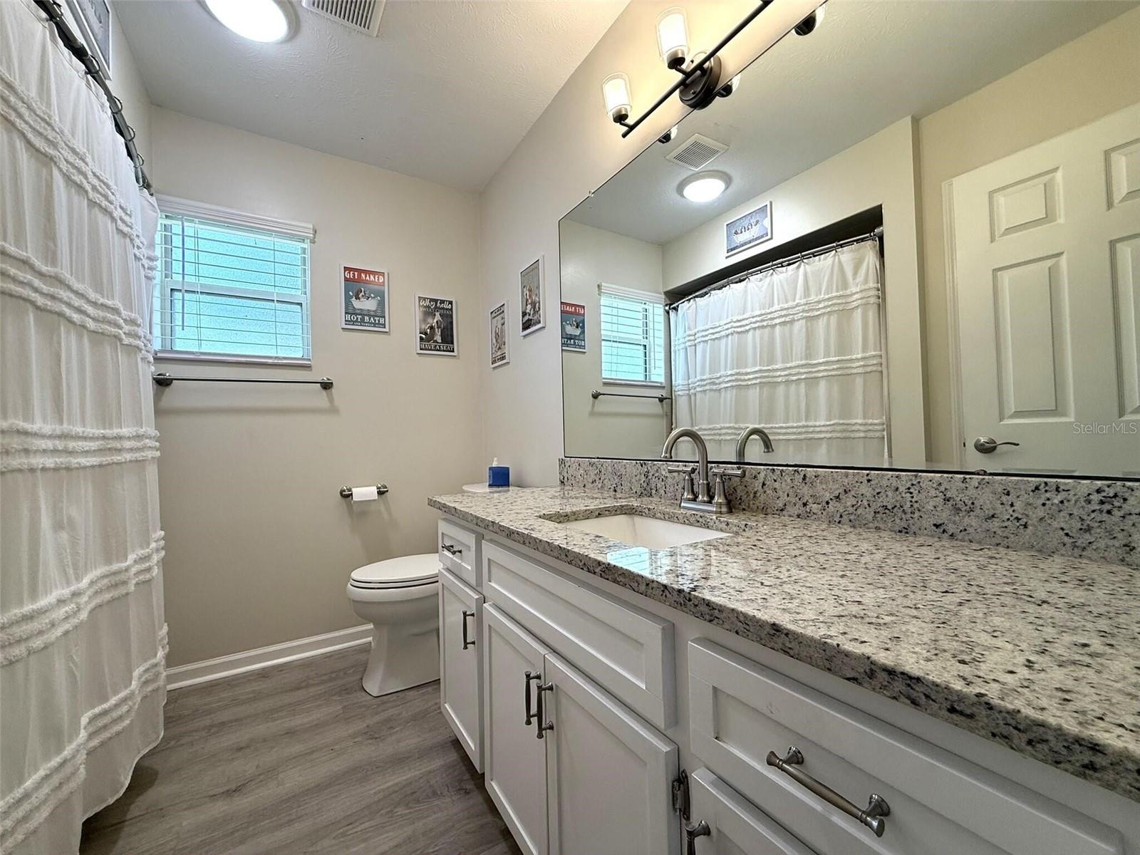 WILLOLA HEIGHTS UNIT 1 - Residential