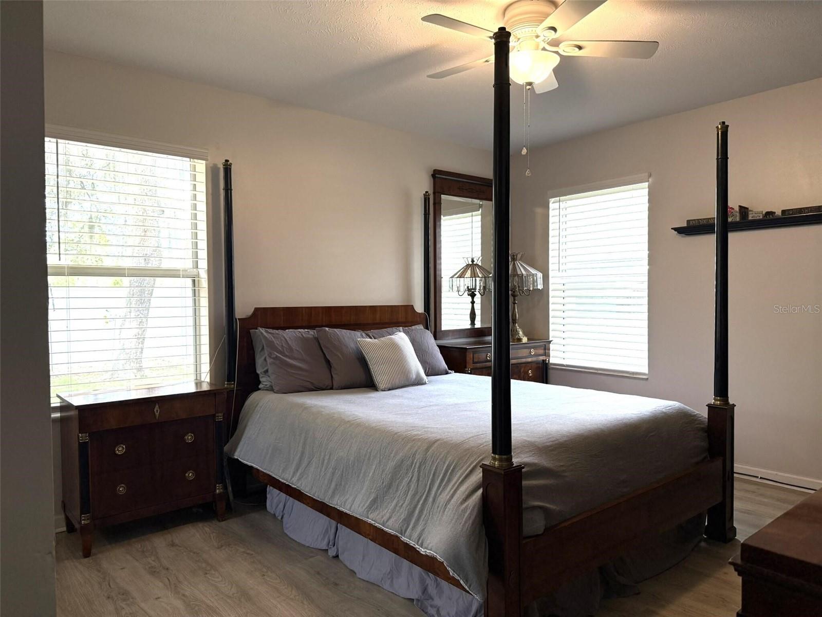 WILLOLA HEIGHTS UNIT 1 - Residential