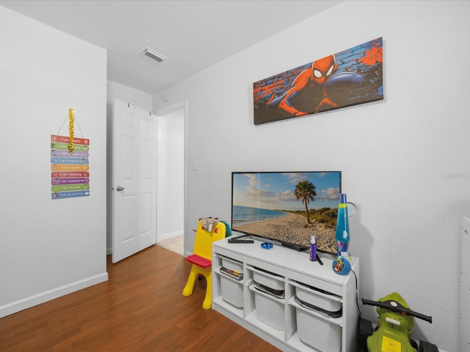 OAKTREE VILLAGE - Residential