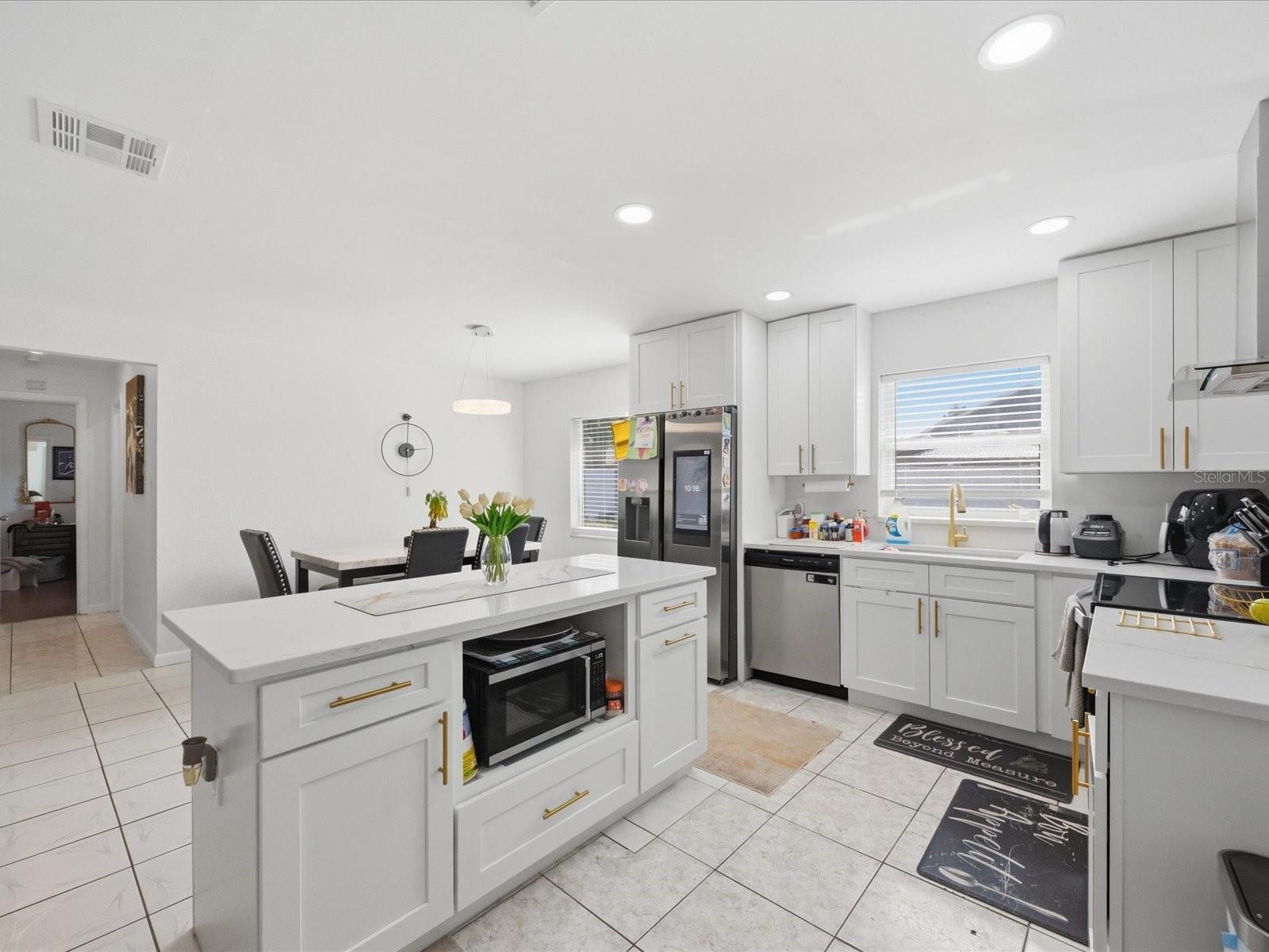 OAKTREE VILLAGE - Residential