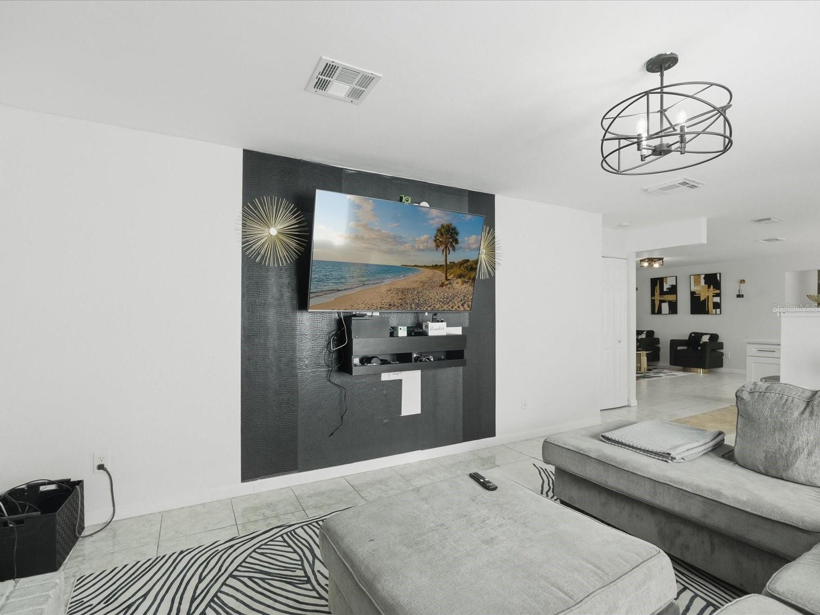OAKTREE VILLAGE - Residential