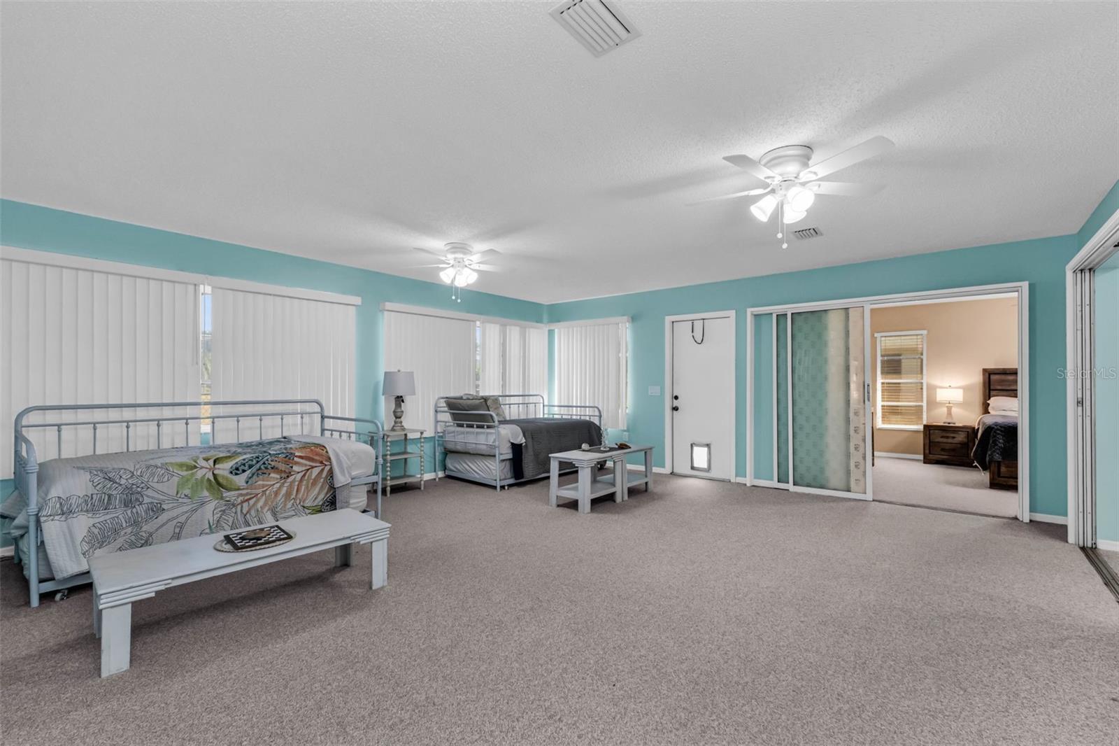 ROTONDA WEST PEBBLE BEACH - Residential