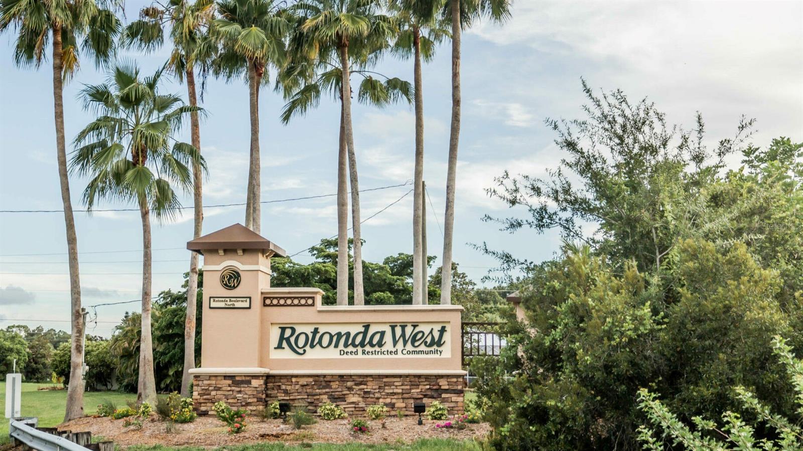 ROTONDA WEST PEBBLE BEACH - Residential