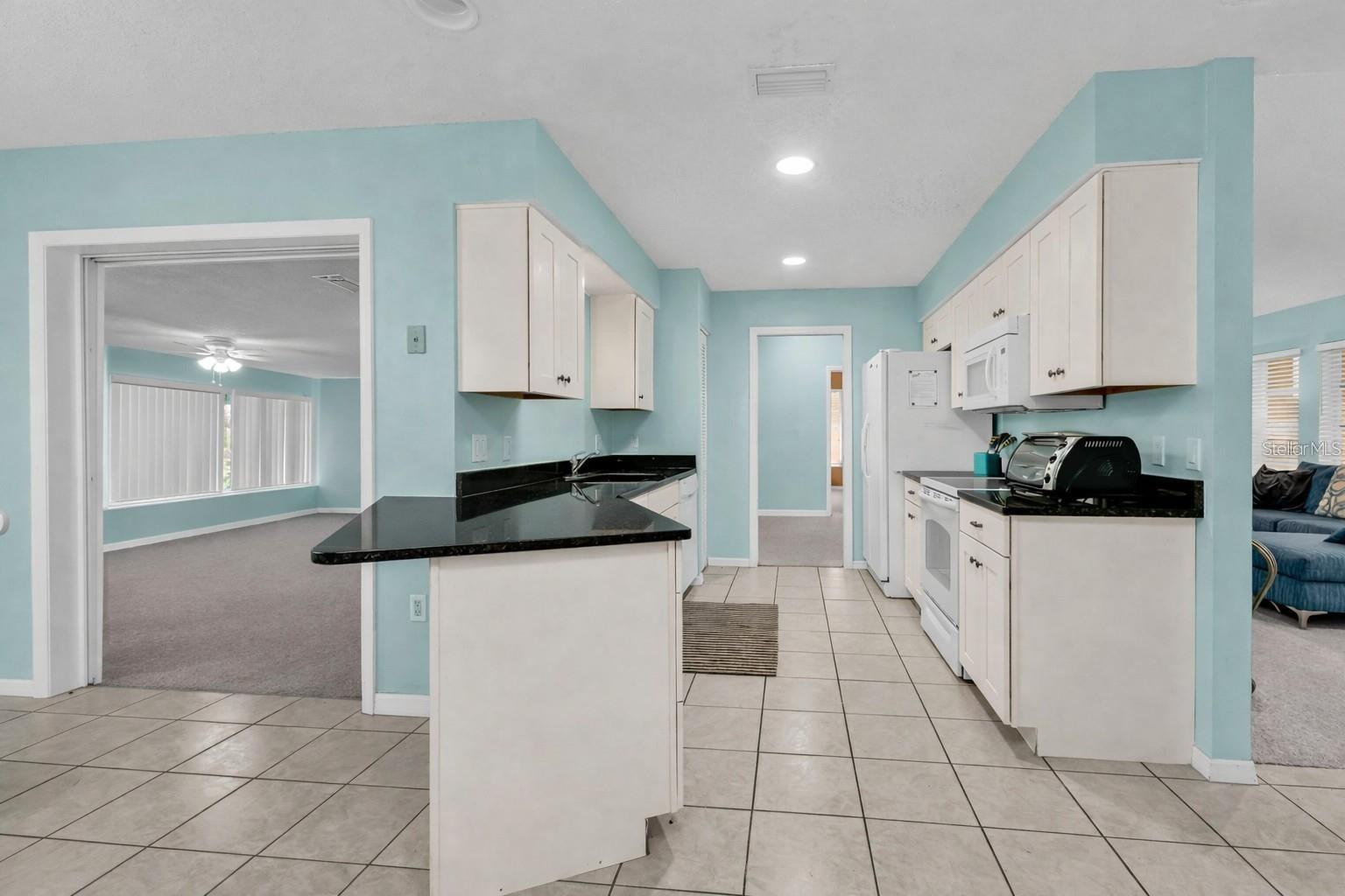 ROTONDA WEST PEBBLE BEACH - Residential
