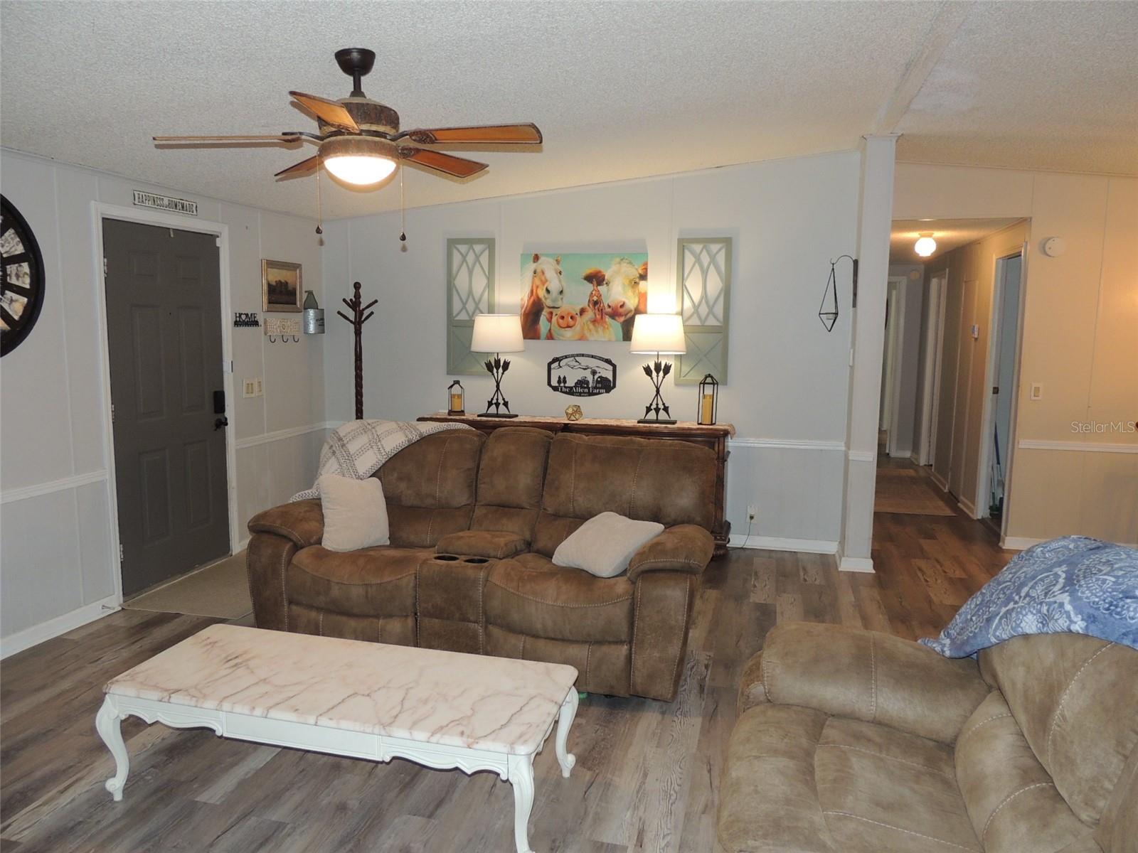 RALEIGH OAKS - Residential