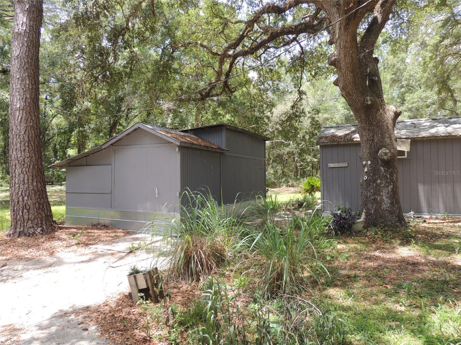 RALEIGH OAKS - Residential