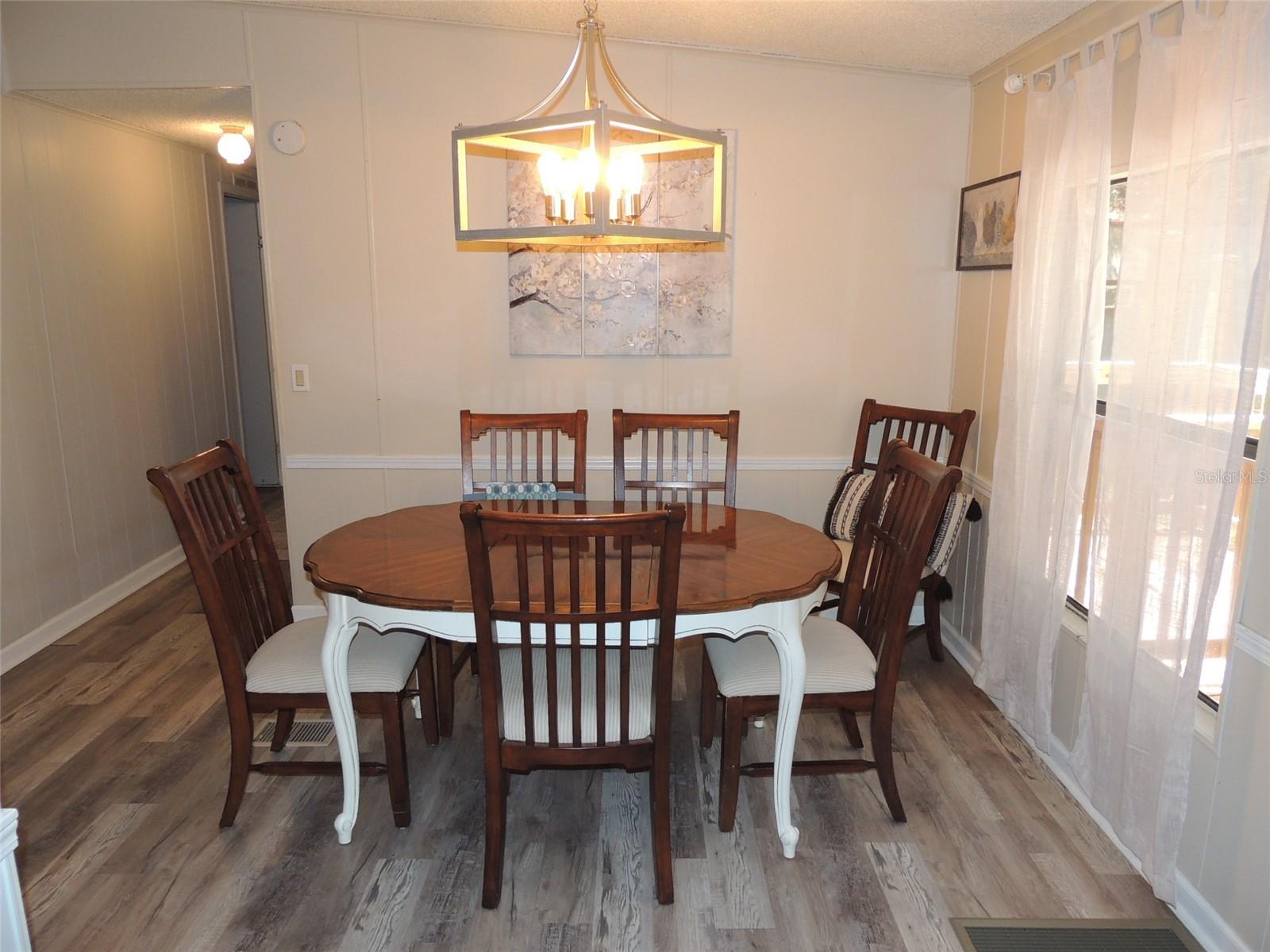RALEIGH OAKS - Residential