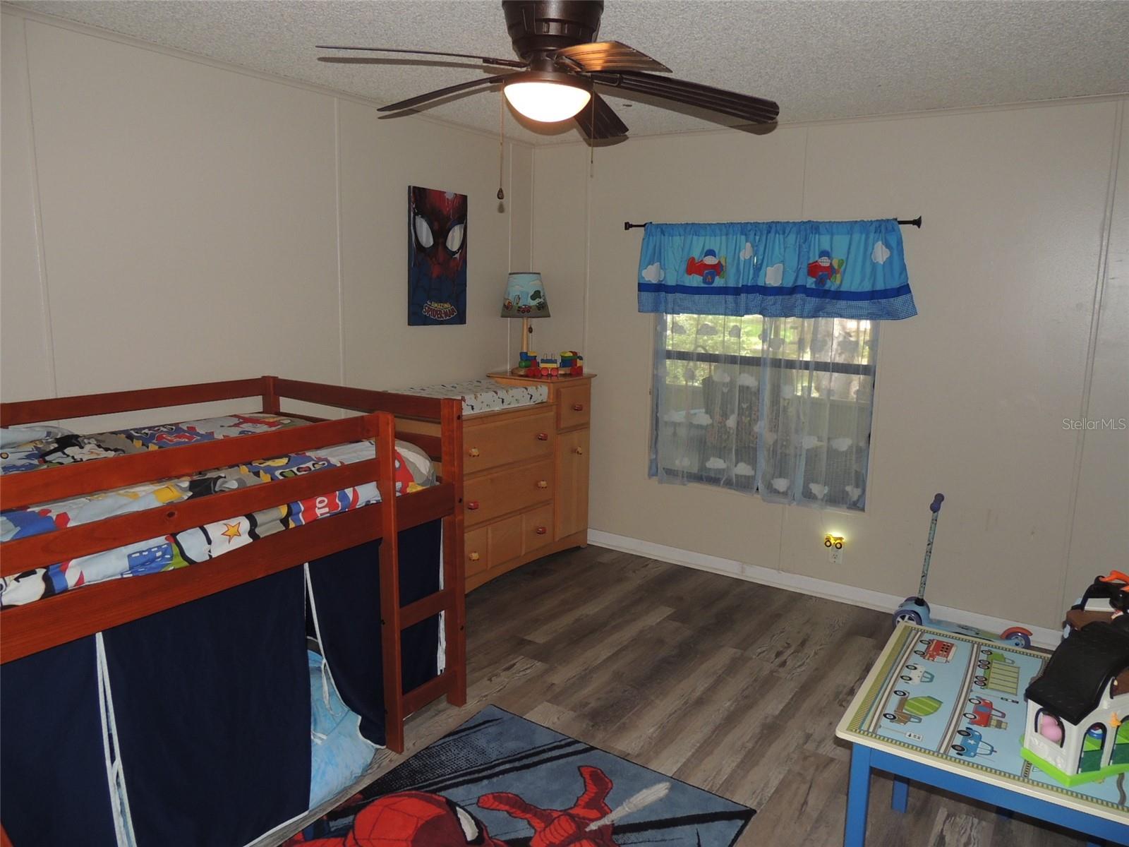 RALEIGH OAKS - Residential