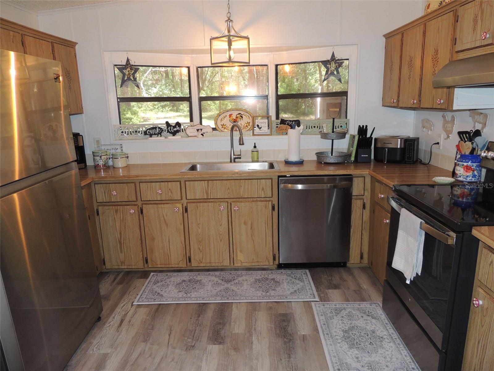RALEIGH OAKS - Residential