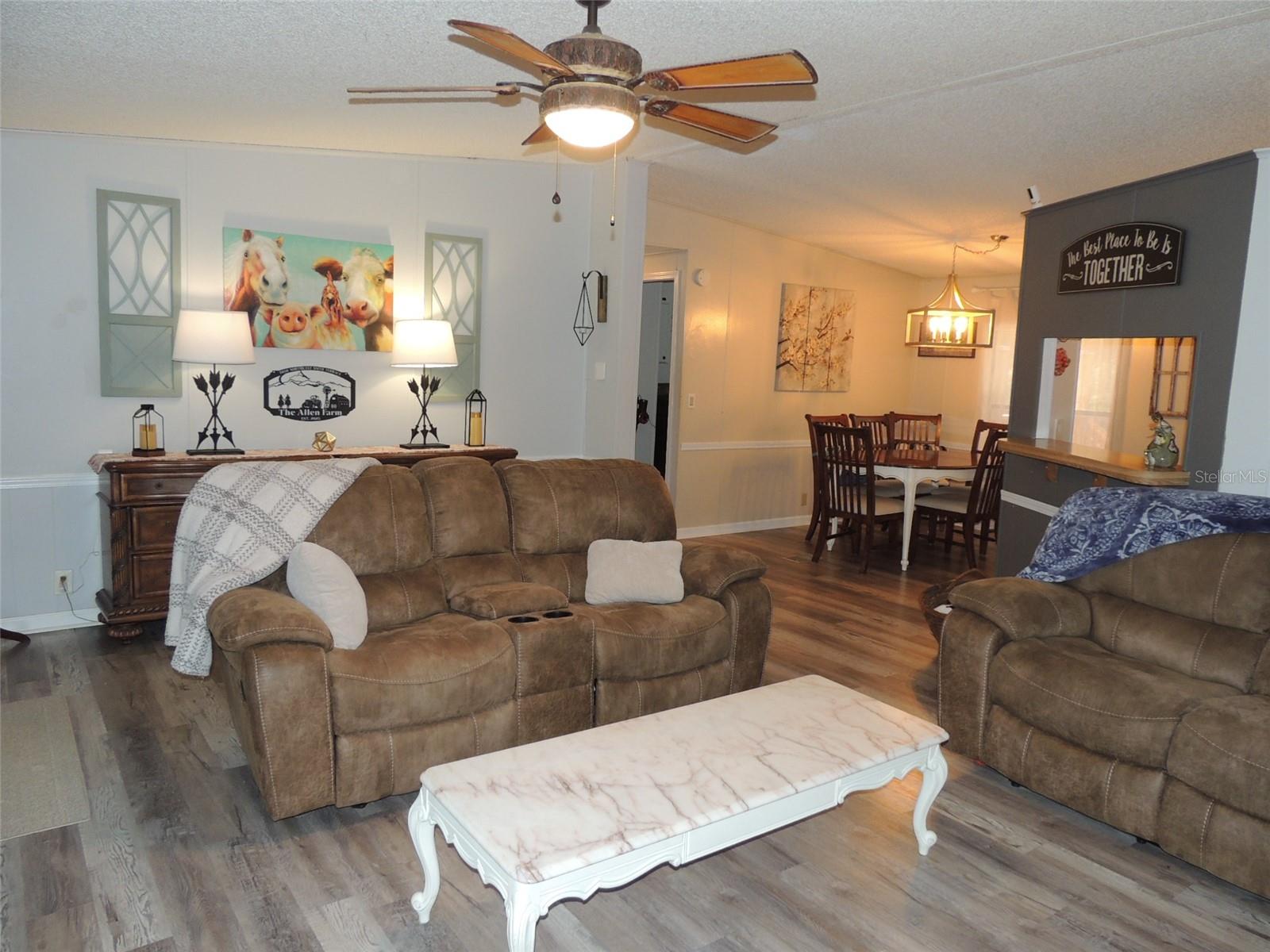 RALEIGH OAKS - Residential