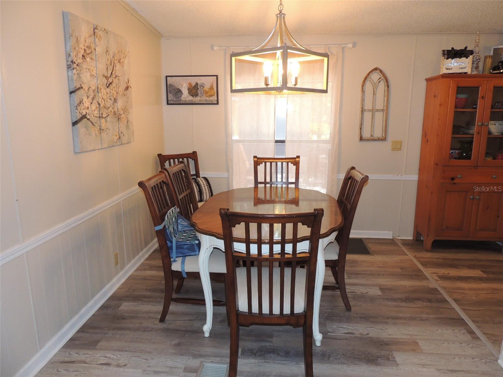 RALEIGH OAKS - Residential