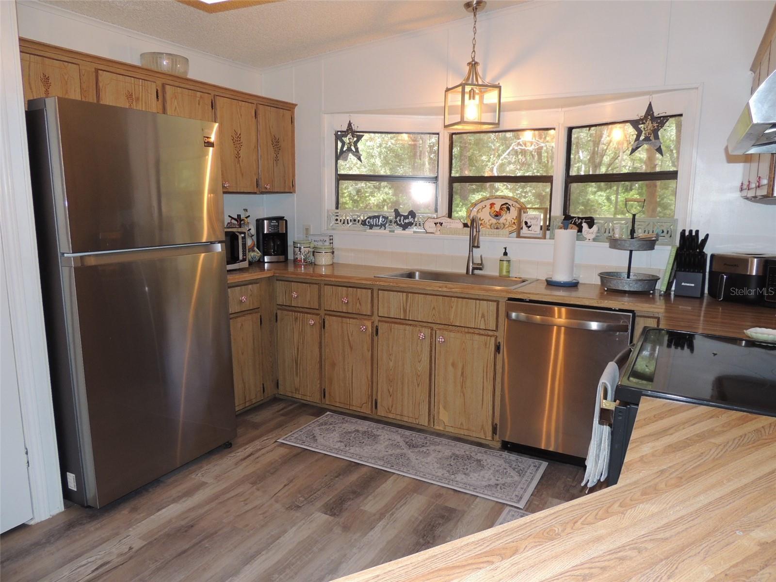 RALEIGH OAKS - Residential