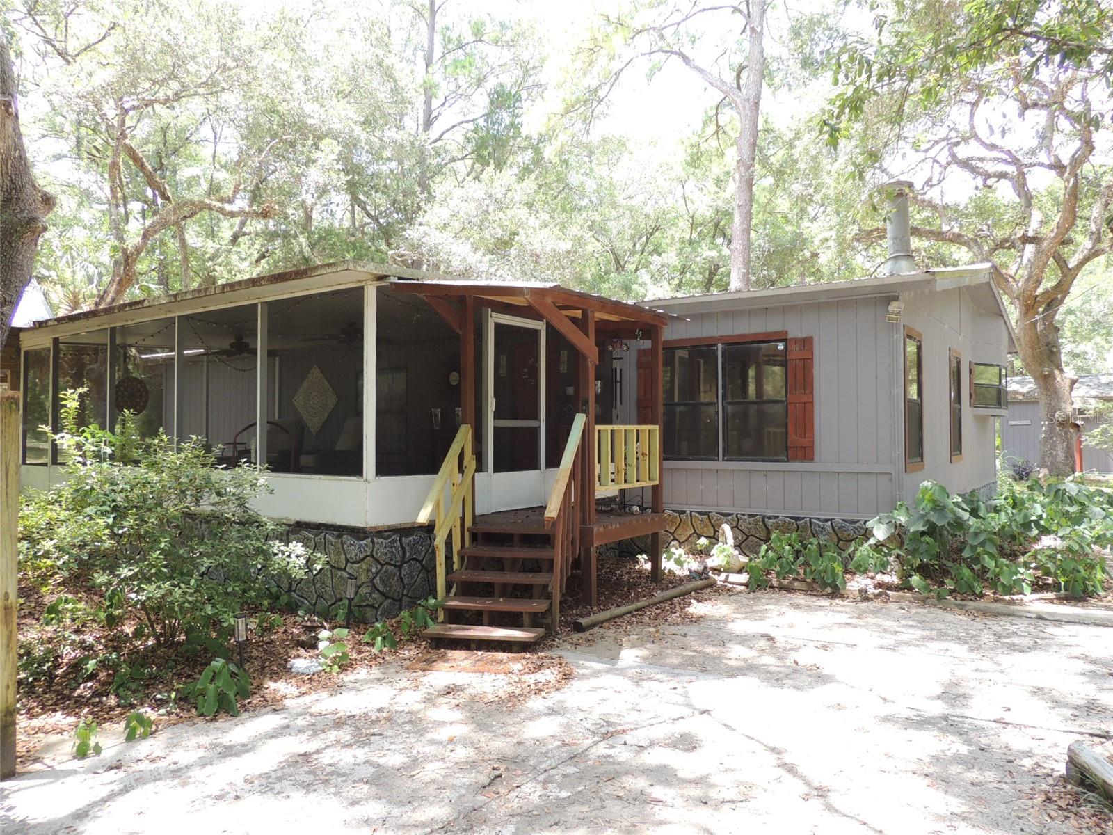 RALEIGH OAKS - Residential
