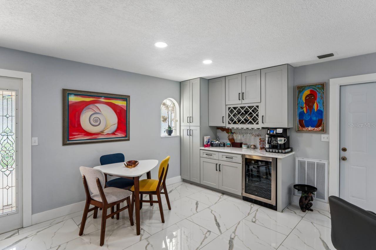 TROPIC SHORES - Residential